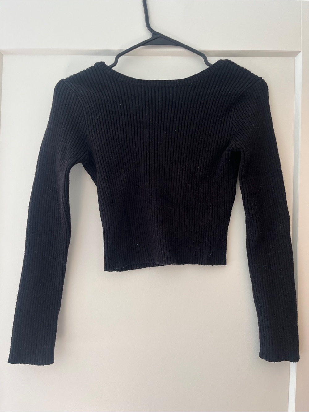Astr Gold Chain Back Black Ribbed Long-Sleeve Sweater